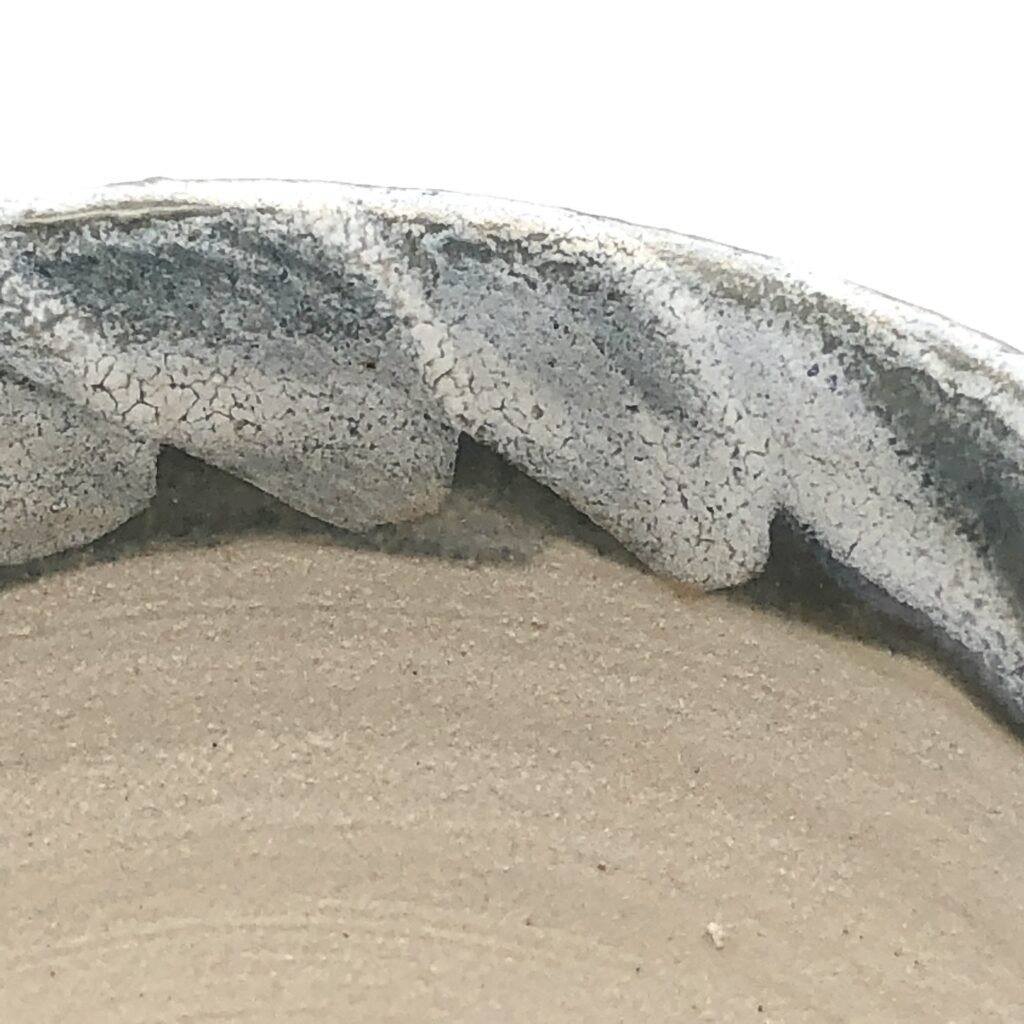 Détail poterie bonsaï motif à l'étain par Hasu Céramiques